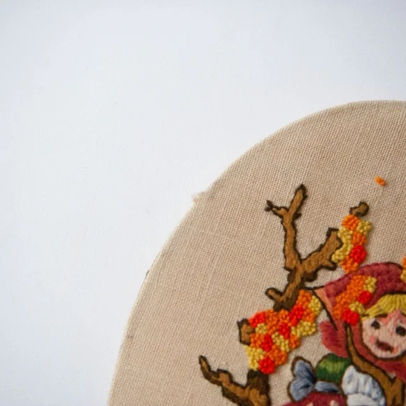 Vintage 1980 Hummel Handmade Crewel Embroidery - Picture 6 of 10